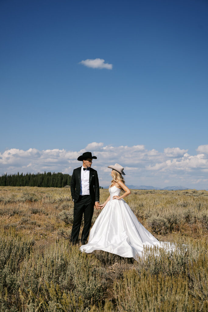 wyoming wedding inspiration, wyoming wedding photographer, travel wedding photographer, grand teton national park wedidng 