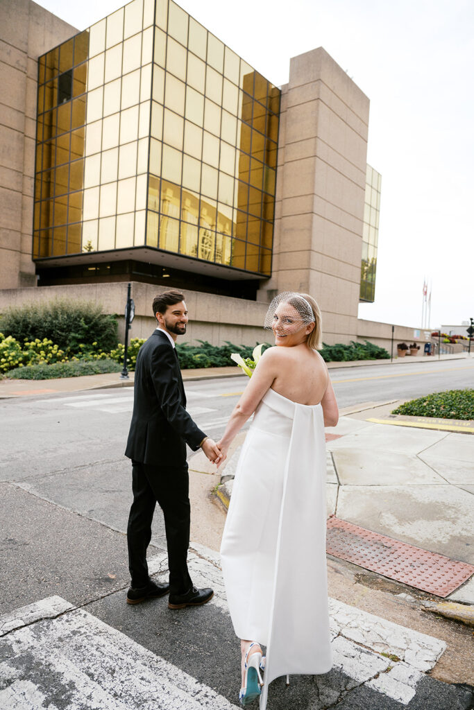 st. louis elopement, documentary wedding photography in the city, downtown wedding photography, st. louis wedding 