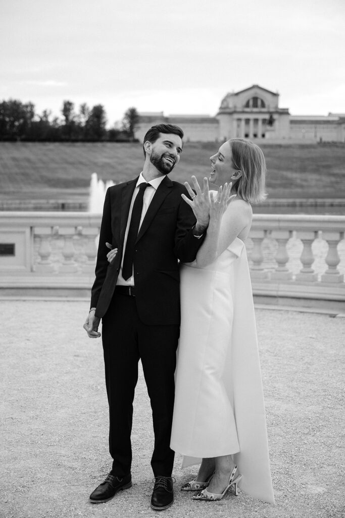 st. louis elopement, documentary wedding photography in the city, downtown wedding photography, st. louis wedding, wedding photos in Forest Park, Grand basin wedding photo