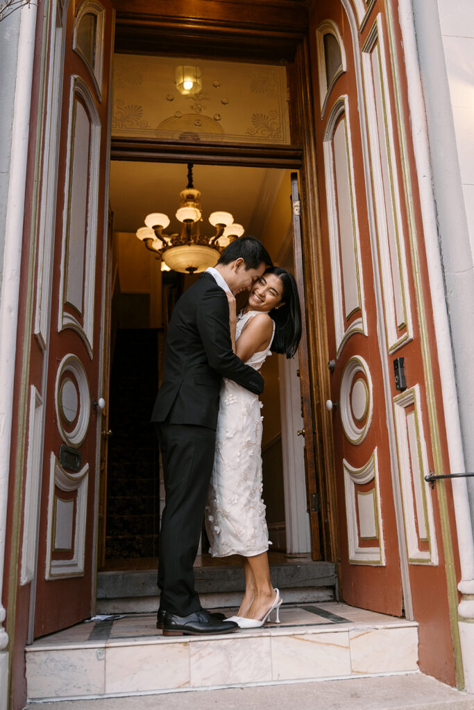 intimate elopement in lafayette square at st. louis historic home
