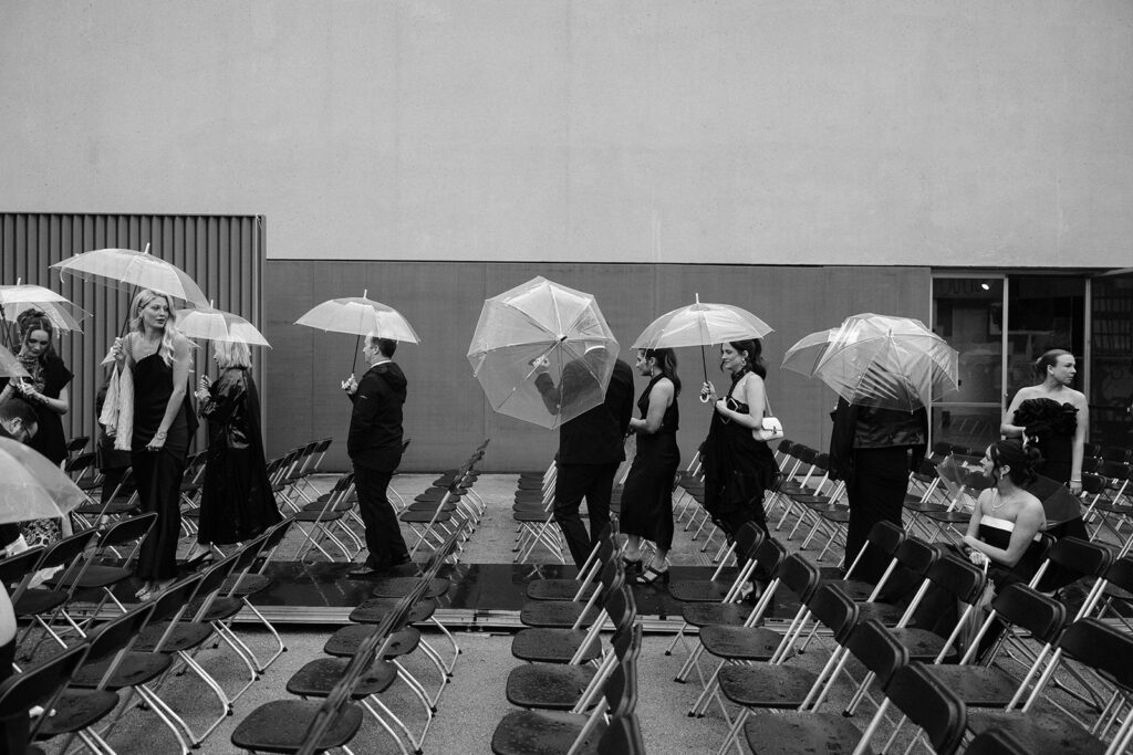 st. louis contemporary art museum wedding rainy day ceremony