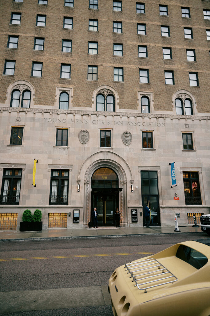st. louis wedding getting ready at the 21c museum hotel st. louis
